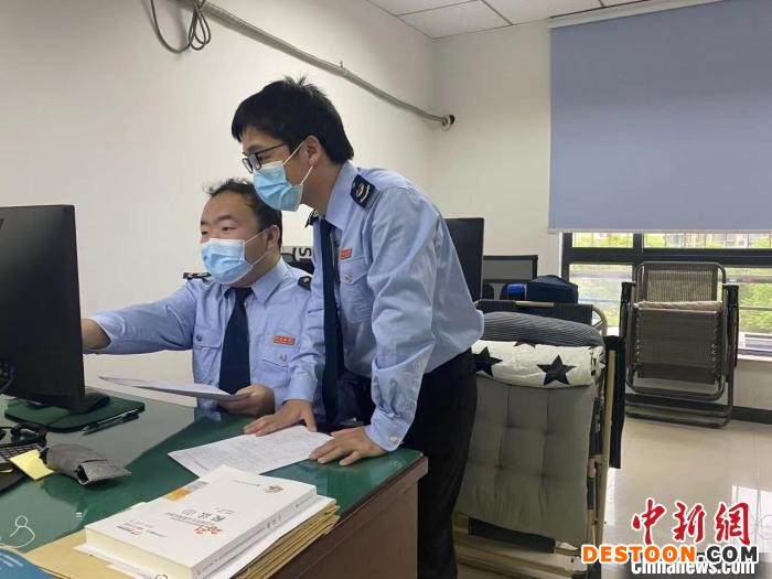 上海税务优化“非接触式”办税缴费服务助力市场复工复产 国家税务总局上海市税务局供图