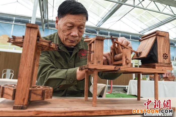 汤家禄复原的水力鼓风机模型。 何蓬磊 摄