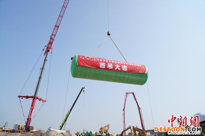 施工期间，援港工序有序进行。 受访者 供图