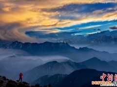 摄影家们镜头里的神奇牛背山