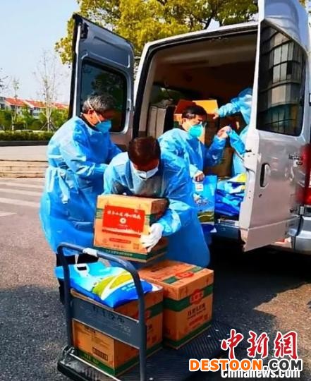 上海又对护理用品配送环节存在的堵点、难点及断点进行了排摸。 上海市红十字会供图