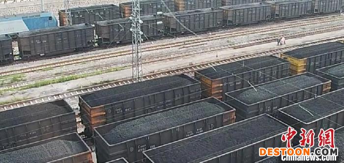 太原铁路部门保运电煤。 任丽娜 摄