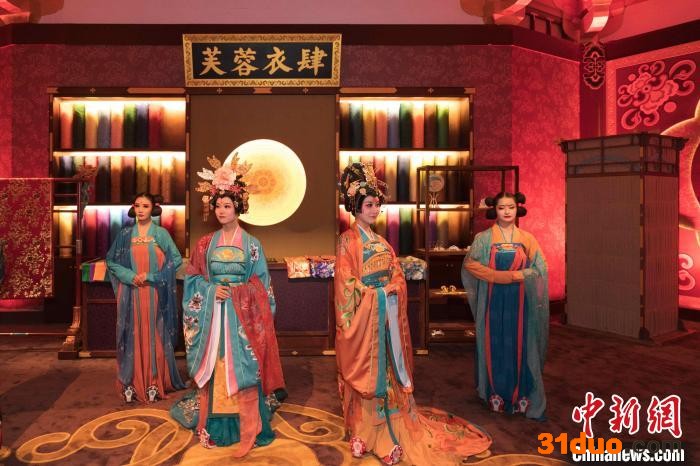 西安大唐芙蓉园内的“芙蓉衣肆”。 西安市曲江新区供图