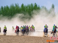 “五一”假期新疆克拉玛依“马上项目”吸引市民眼球
