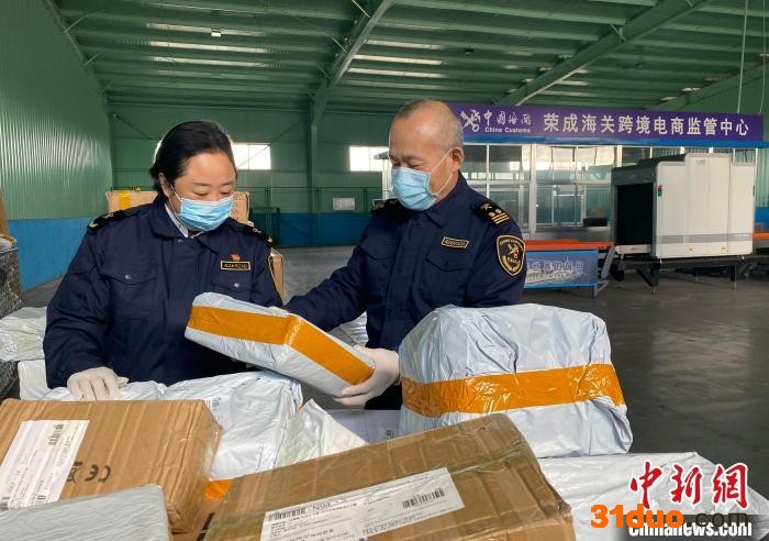 中国电子产品乘海上班轮走红韩国市场。 刘玉薇 摄
