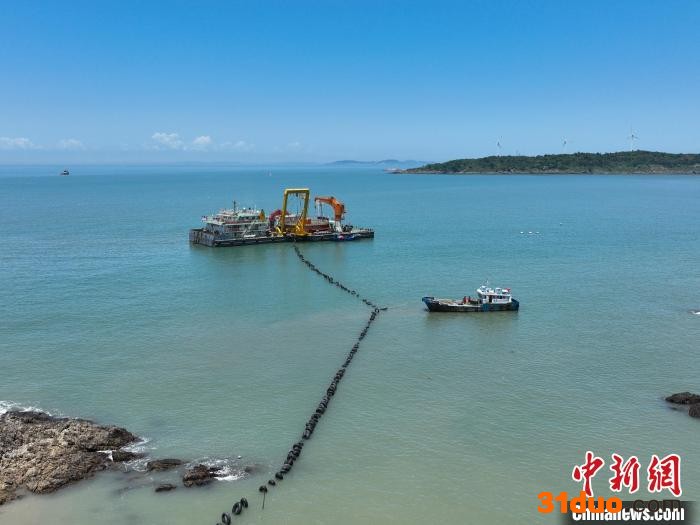 上大陈海缆铺设。 葛嘉仪 摄