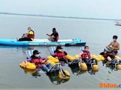 “轮椅族”也能享受水上漂 屏东大鹏湾沙滩轮椅助圆梦