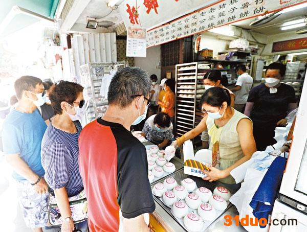 长洲太平清醮连续第三年取消抢包山比赛，今年因疫情原因平安包只会派发予长洲居民。 资料图：香港文汇报