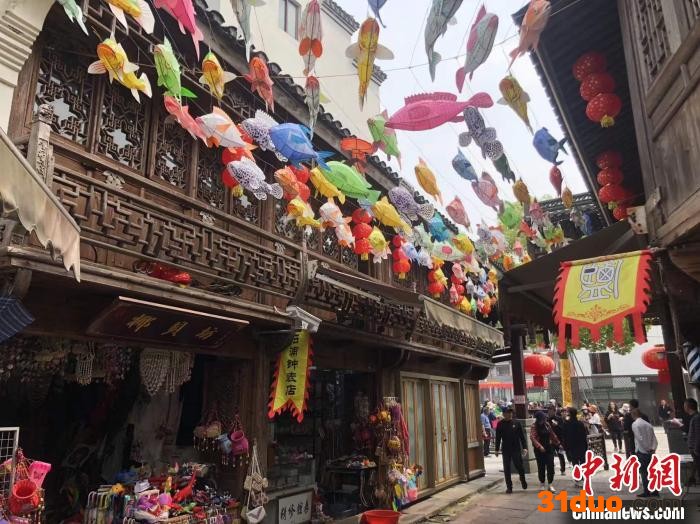 象山石浦渔港古城一景。 林波 摄