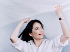 俞飞鸿质感光影大片释出 淡妆出镜气质优雅
