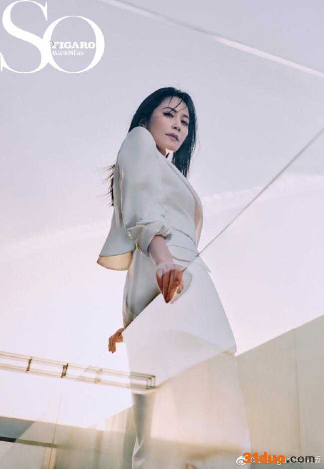 俞飞鸿质感光影大片释出 淡妆出镜气质优雅