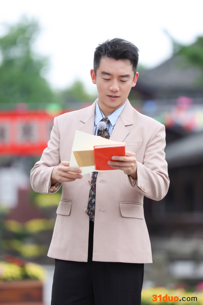 《奔跑吧》第十季兄弟团走进乐山奔赴8090青春之约