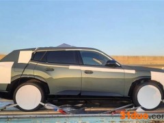 宝马XM低伪装实车曝光 外观采用机甲风