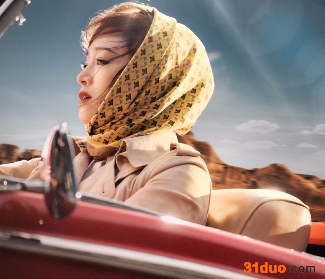 巩俐复古大片气场全开 卷发红唇眼神凌冽