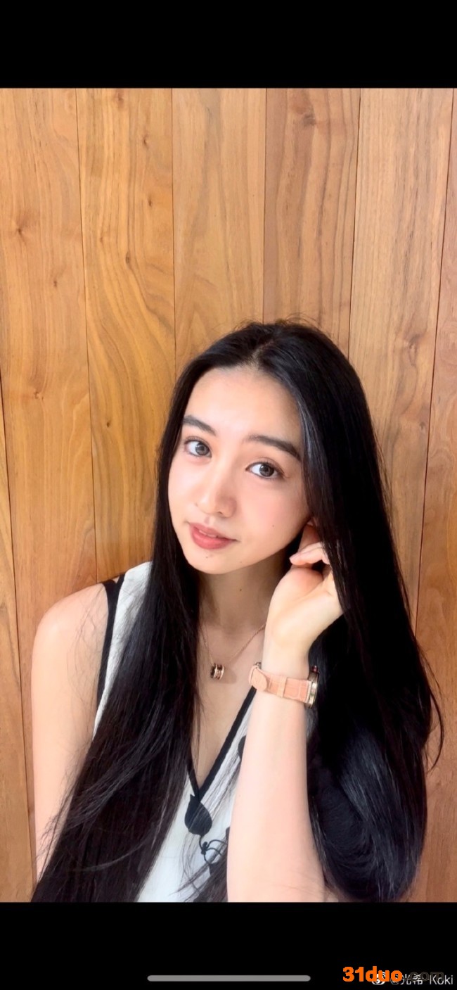 木村光希晒清纯美照 披柔顺长发笑容甜