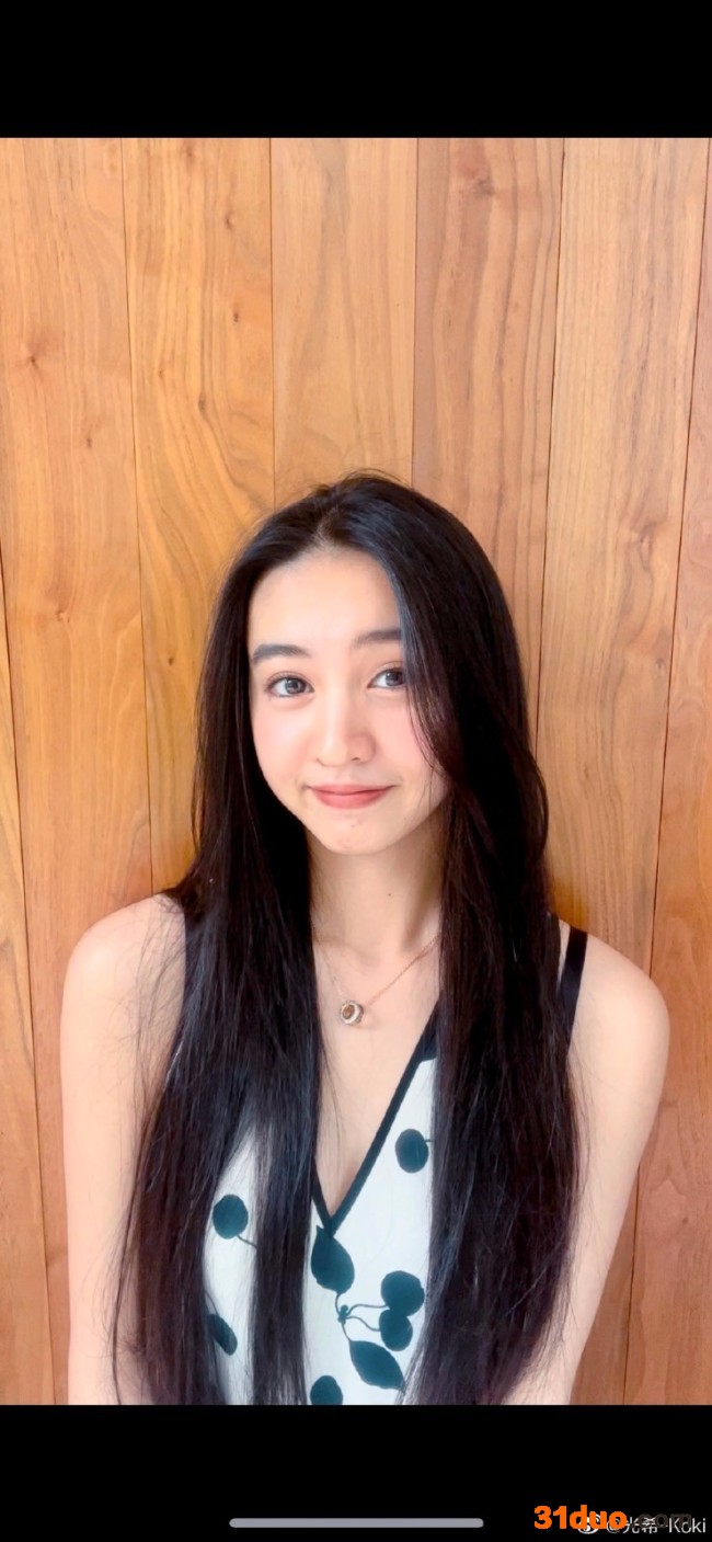 木村光希晒清纯美照 披柔顺长发笑容甜