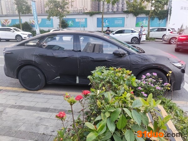 比亚迪/丰田联手打造 纯电“卡罗拉”曝光