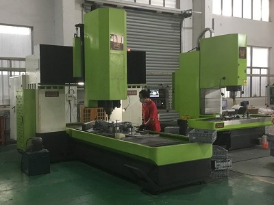 科鼎数控摩擦焊机 摩擦焊接机 摩擦焊机价格 摩擦焊机新能源大巴车水冷箱