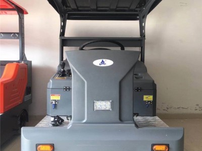 洗地车 驾驶洗地车 驾驶式洗地机 车库洗地机 商场洗地机 超市洗地机 洗地机 保洁洗地车