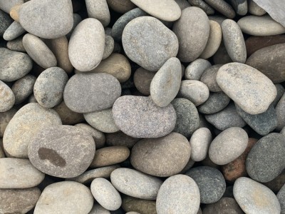本格矿山直销 **鹅卵石 河道石 水处理鹅卵石 花卉鱼缸鹅卵石 片状鹅卵石 型号齐全
