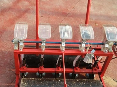 农康蔬菜播种机 菠菜播种机，大棚油菜蕨菜精播机，四轮带药材播种机，手推花卉种植机