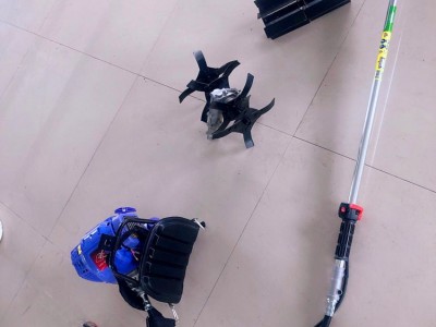 花卉农林耕地微耕机  小型除草松土选耕机  打土机的视频操作  背负式割草机