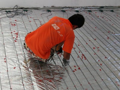 花卉温室恒温地热安装石墨烯电地暖