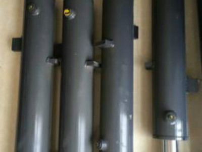 聚氨酯刮泥板 徐工压路机配件 徐工压路机排气管 厂家