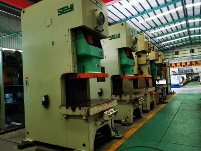 二手气动冲床 气动冲床 金丰气动冲床 协议气动冲床 日本气动冲床