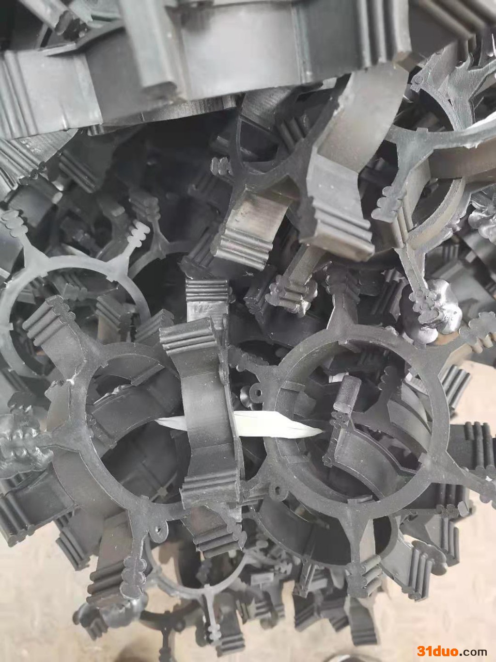 天然气管道塑料支架厂家生产管道固定塑料支架