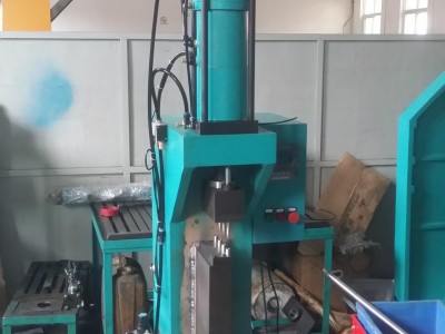 气动冲压机、压铆机、压装机