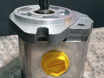 厂家直供原装进口丹佛斯便携式钻机液压齿轮泵济南现货进口齿轮泵SNP2/11