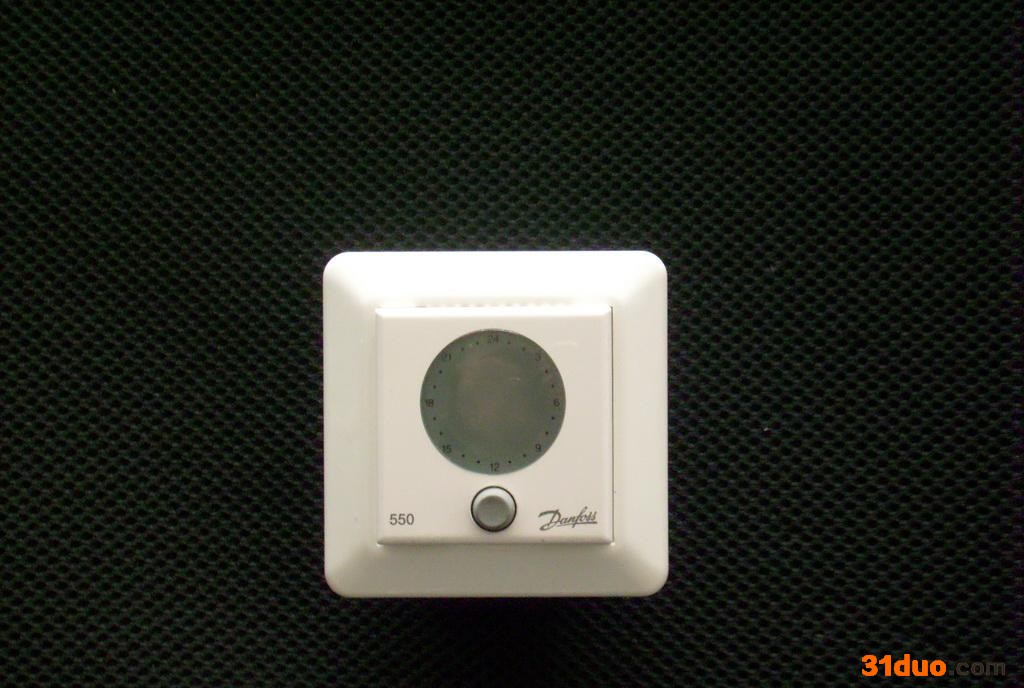 丹佛斯进口温控器  智能温控器   可编程  液晶    可网络控制      双温双控  16A