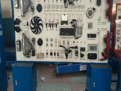 大众桑塔纳时代超人全车电器系统教学实验台 电工电子实验台 汽车教学设备，奇安牌 新能源汽车实训设备 汽车维修实训设备