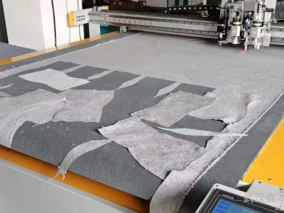 湖北武汉 鑫本数控 沙发裁剪机圆刀切割机地毯切割机布艺沙发下料机