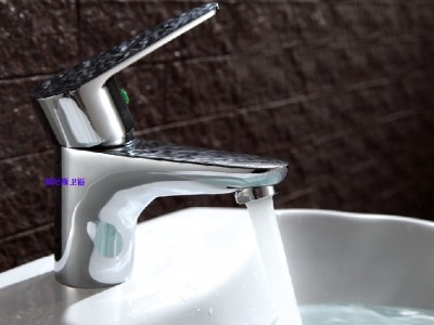 单孔冷热水** 面盆冷热水** 水** 冷热水** 单孔水龙