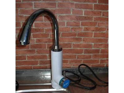 电热水**  弯头式电热水** 侧进水水** 水**厂家 思创电热水** 家用水** 冬天热水** 热水** 控温水**