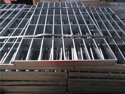 石油化工格栅板_建筑建材格栅板_平台踏步板格栅板_云磊