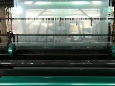 常年生产喷涂铝单板保护膜、建材外表面保护膜厂家，易贴易撕，使用方便