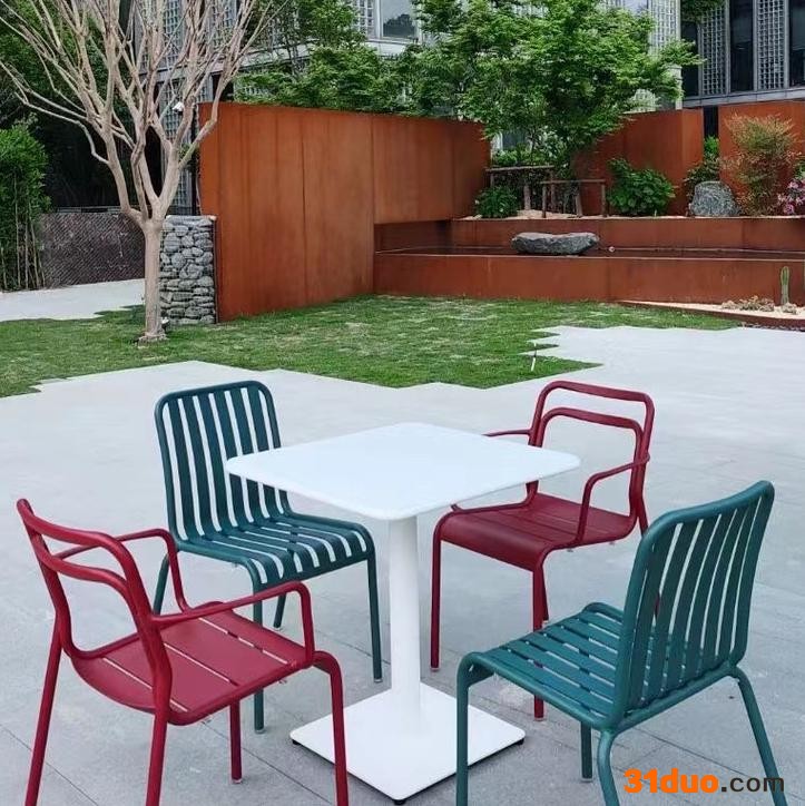 高利斯Varmax户外家具,Varmax休闲桌椅定制,Varmax户外桌椅,Varmax 铁艺桌椅，Varmax家具批发