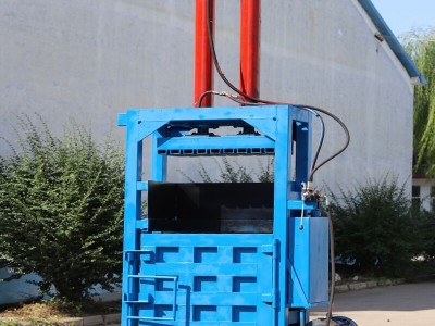 宏博 大吨位皮革压包机 塑料薄膜纸箱压缩机 木糠套袋打包机