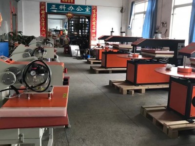 正科 四工位烫画机 服装 皮革 化妆棉粘合机 压衬机