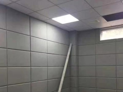 防火吸音棉软包厂家 审讯室谈话间约谈室防火防撞布艺皮革25mm和50mm软包吸音板厂家定制批发