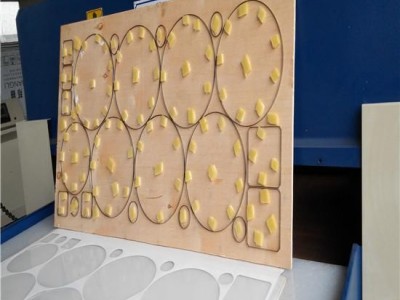 供应精密四柱自动平衡油压裁断机、皮革裁断机、布料裁断机 精密四柱自动平衡油压裁断机、下料