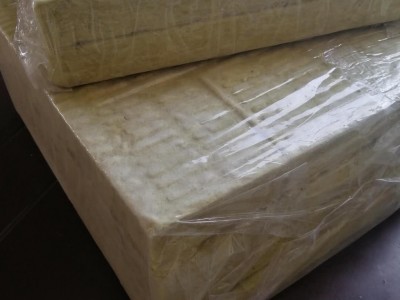 **纺织行业专业岩棉板  质量可靠   价格更优惠