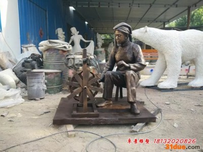 玻璃钢女人纺织雕塑仿铜纺织雕塑广场景观雕塑