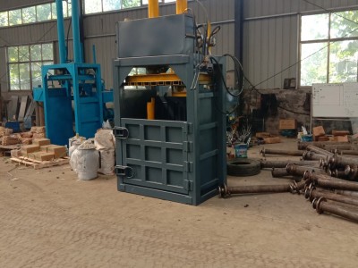 科博立式棉纺织品铁桶废料压包打包机 立式棉纺织品铁桶废料压包打包机