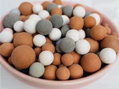 厂家生产**纺织填料 过水滤 填充 填料 1-20毫米 白色 功能球 负离子球