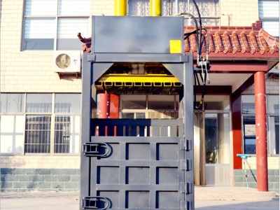 王老吉易拉罐压块机厂家 定制小包厢铜丝压块机 立式液压纺织液压打包机