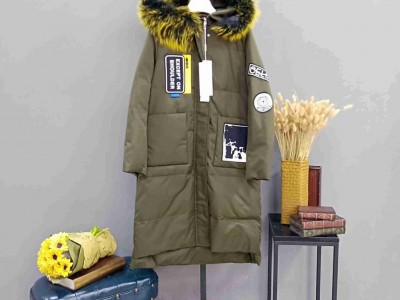 18爆款丝柏凌羽绒服女装品牌服饰折扣店专柜货源